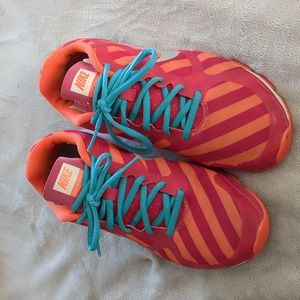 Orange/Pink/White Nike Training Dual Fusion TR Gym/Workout shoes womens size 6.5